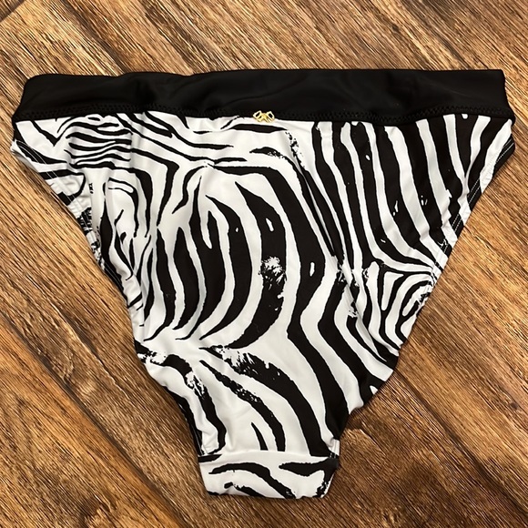 FINAL PRICE NWT Pilyq Zebra High Waisted Bikini Bottoms Full Coverage Size Small - Picture 5 of 7